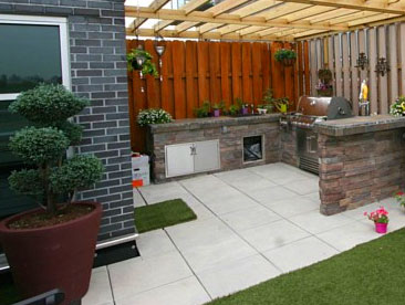 Outdoor Kitchens & BBQ's